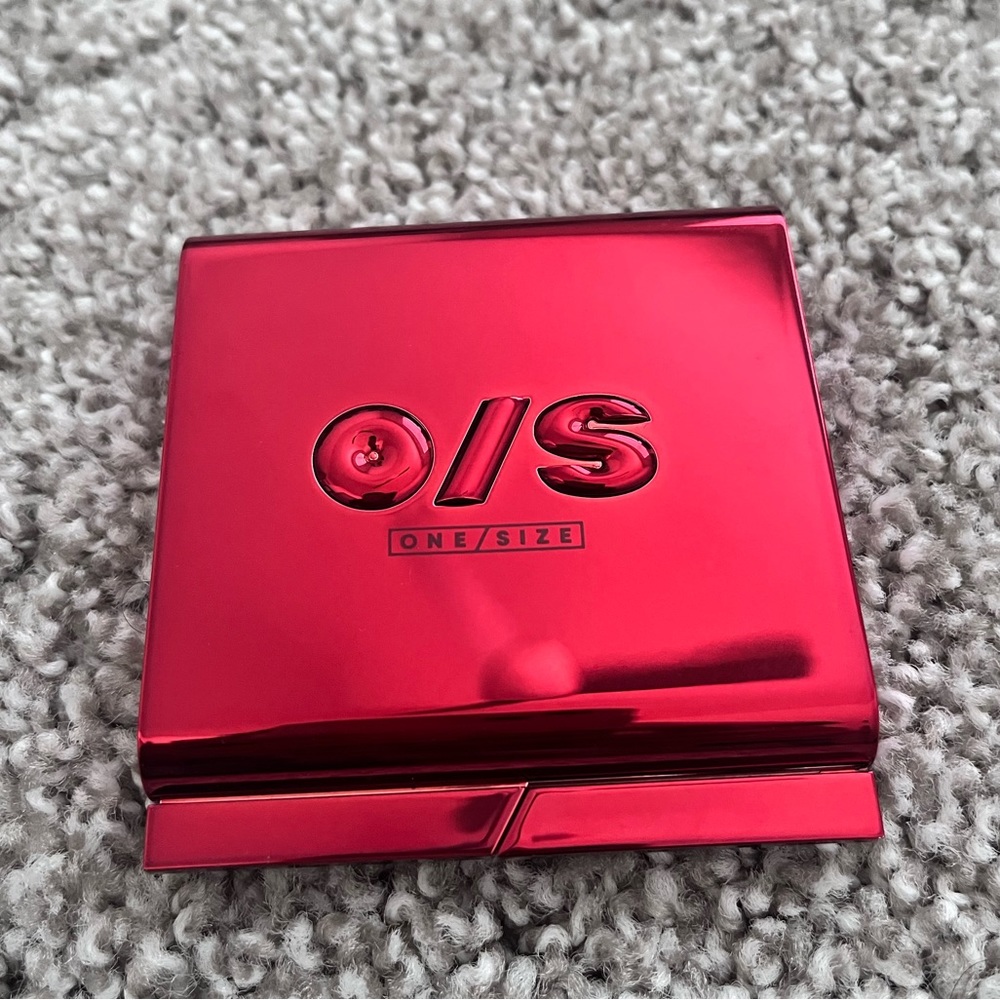 One Size Powder Foundation in Medium Dark 4